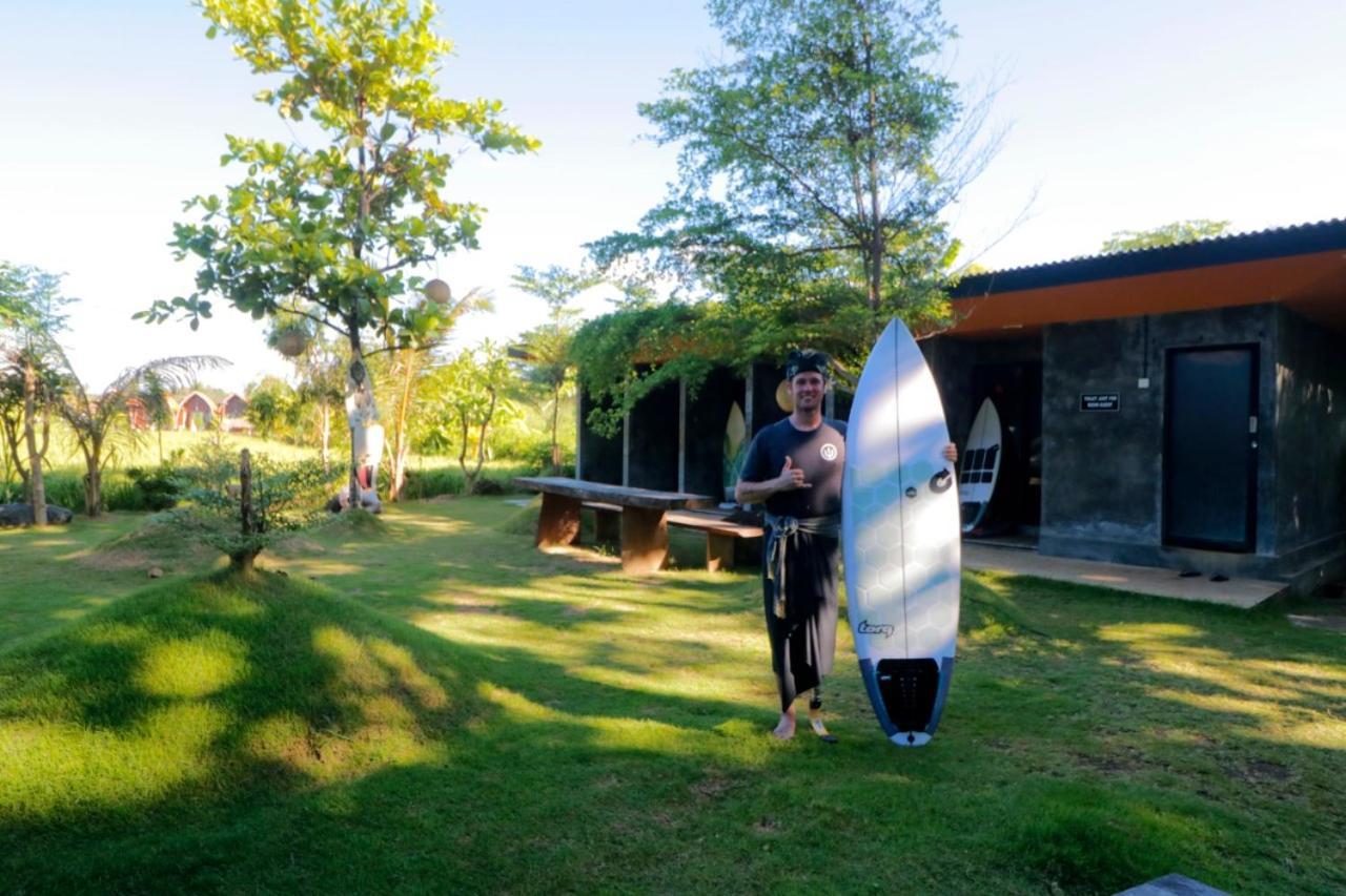Keramas Surf Camp Hotel Exterior photo