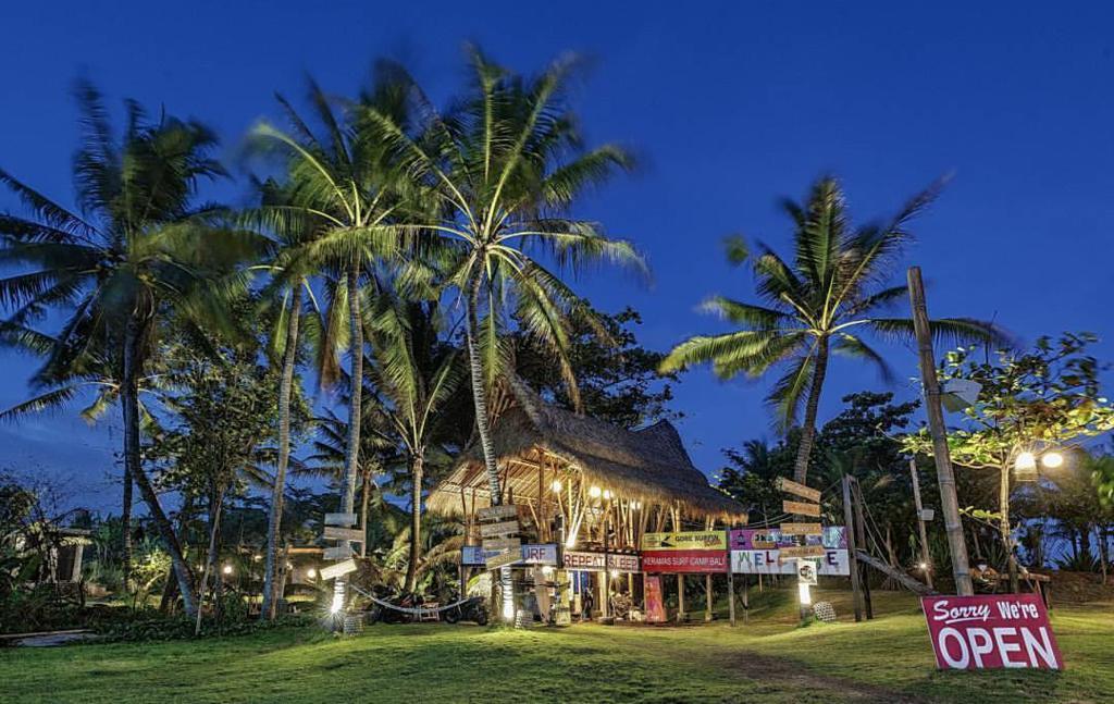 Keramas Surf Camp Hotel Exterior photo